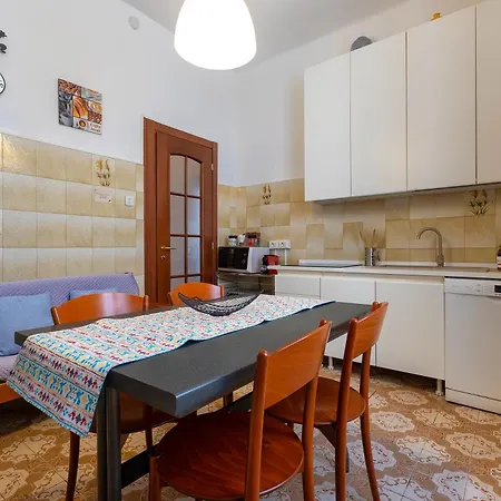 Apartman Mary's House- *